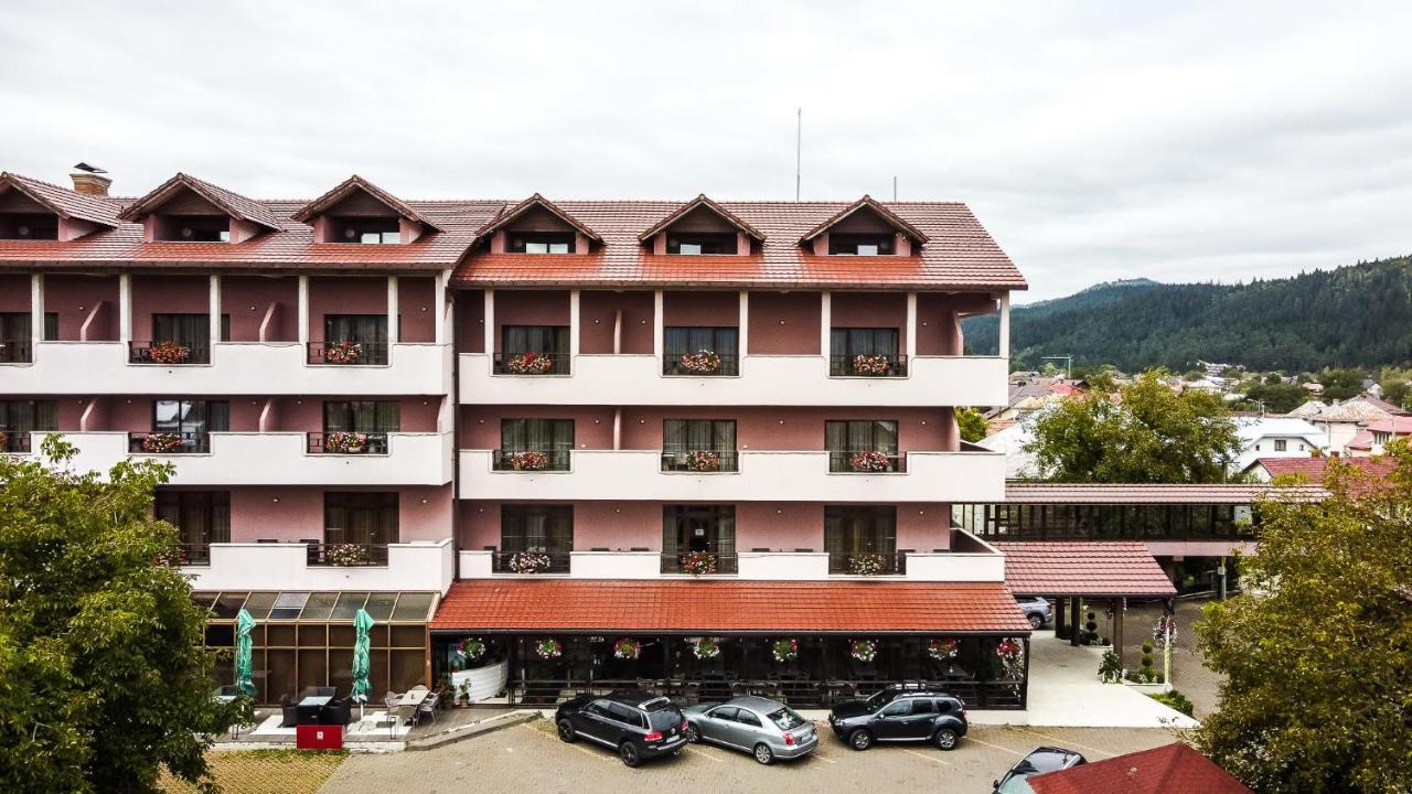 Hotel Eden Garden Spa Câmpulung Moldovenesc Exterior foto